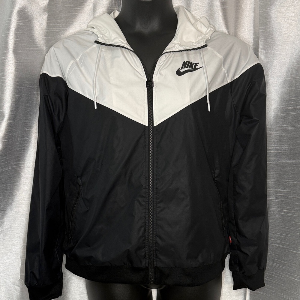 Nike Windrunner Hooded Jacket Chevron Full Zip Mesh Lined Black White Women’s L